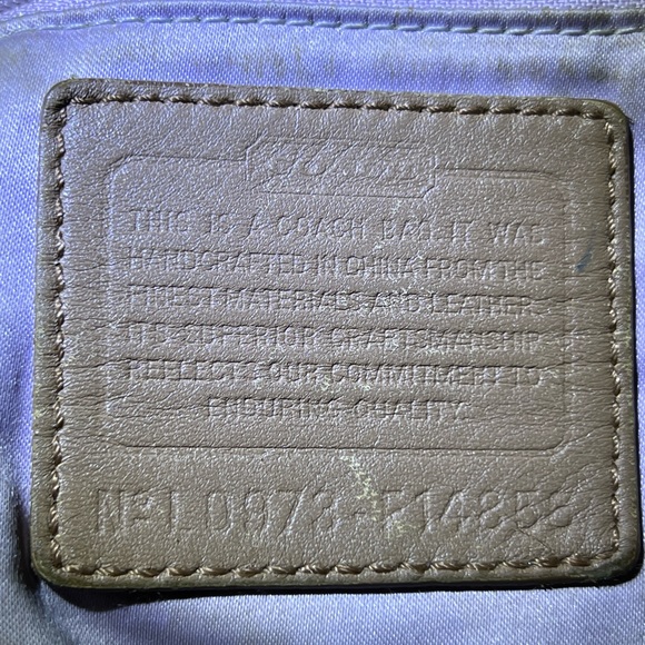 Super cute and big one of my favorite bags ever from coach! - Picture 3 of 6